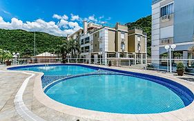 Apartamento confortável a 50m da praia RVG208